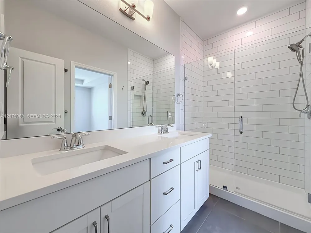 1040 Eucalyptus Dr #2 Hollywood, FL 33021
