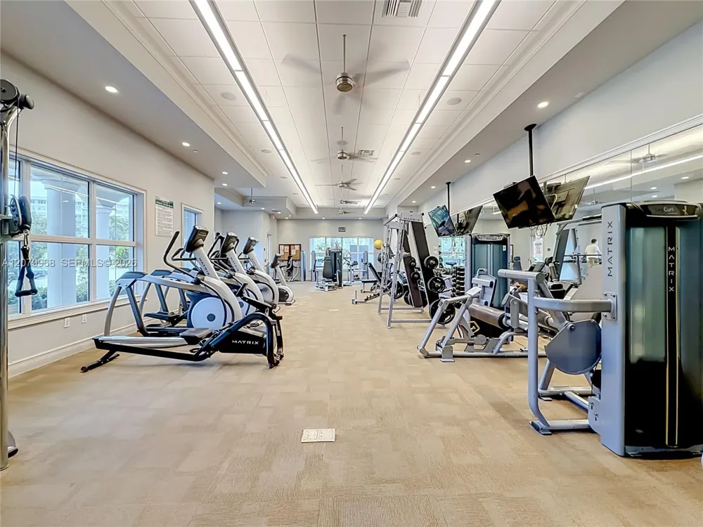 1040 Eucalyptus Dr #2 Hollywood, FL 33021