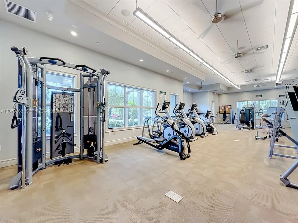 1040 Eucalyptus Dr #2 Hollywood, FL 33021