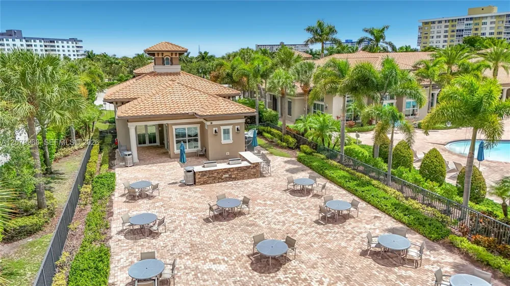 1040 Eucalyptus Dr #2 Hollywood, FL 33021