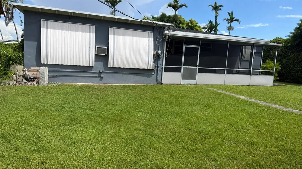7800 SW 34th Ter Miami, FL 33155