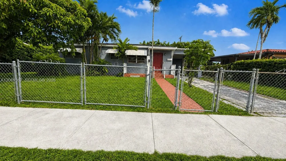 7800 SW 34th Ter Miami, FL 33155