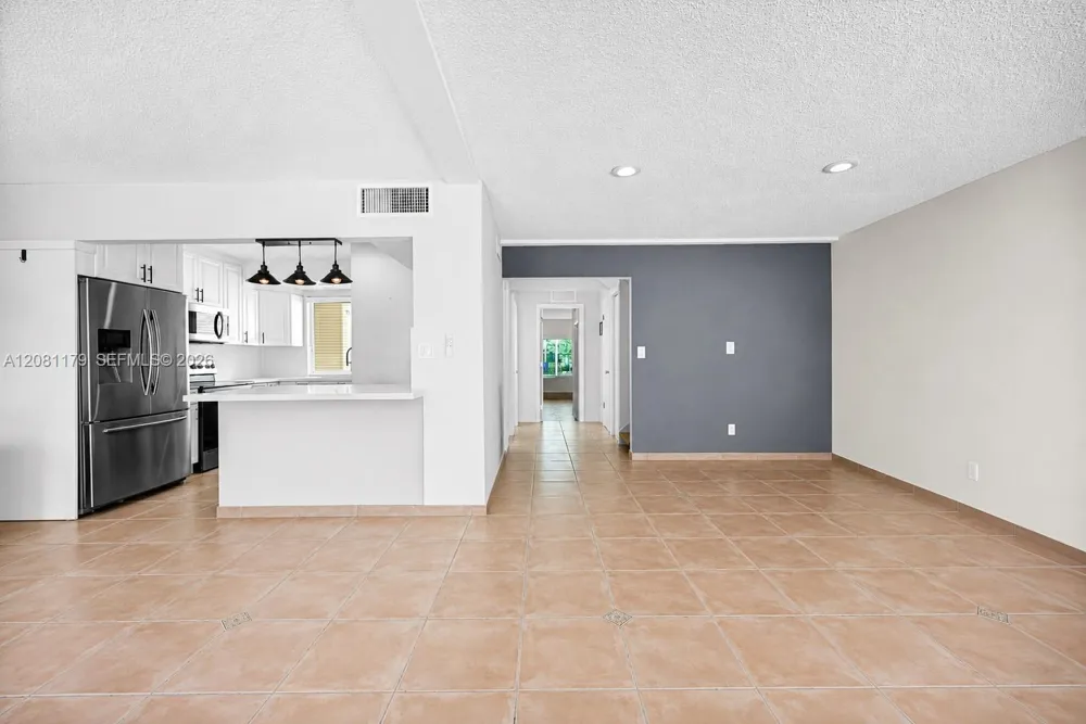 9133 Fontainebleau Blvd #5 Miami, FL 33172