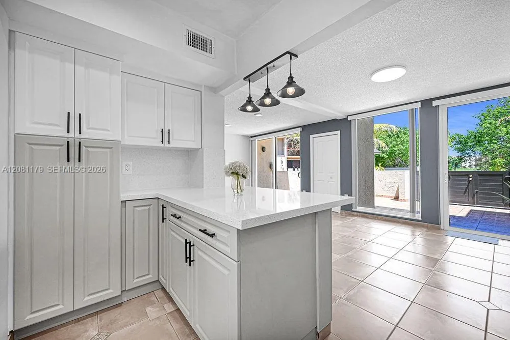 9133 Fontainebleau Blvd #5 Miami, FL 33172