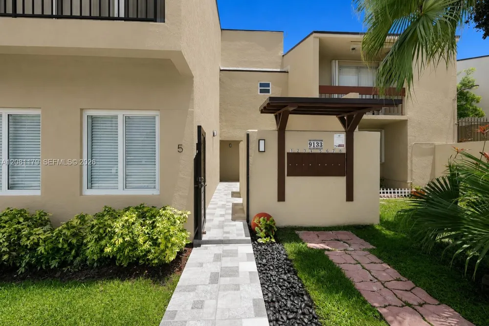 9133 Fontainebleau Blvd #5 Miami, FL 33172