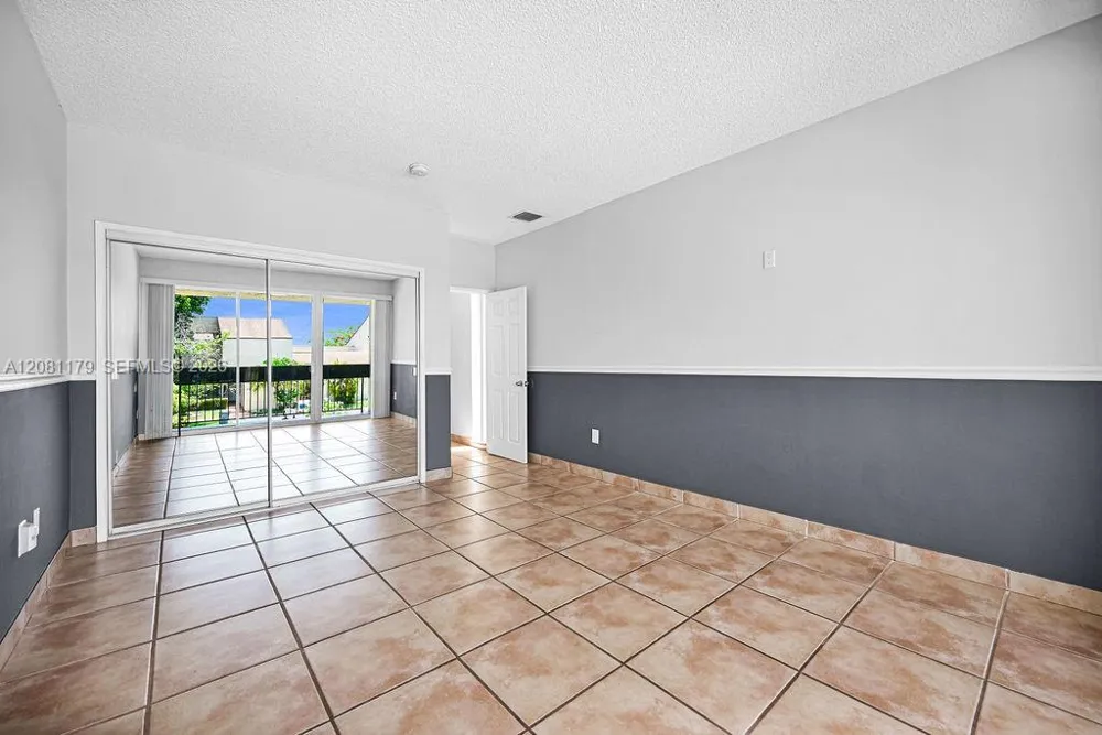 9133 Fontainebleau Blvd #5 Miami, FL 33172