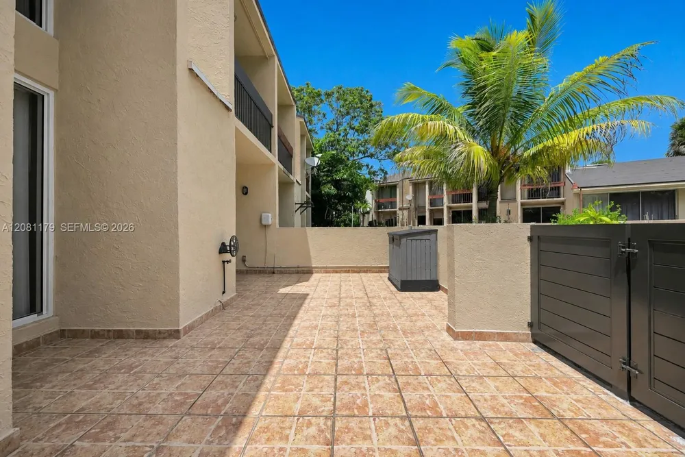 9133 Fontainebleau Blvd #5 Miami, FL 33172
