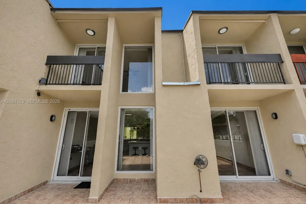 9133 Fontainebleau Blvd #5 Miami, FL 33172