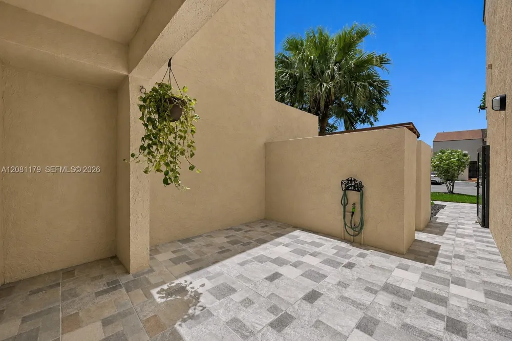 9133 Fontainebleau Blvd #5 Miami, FL 33172