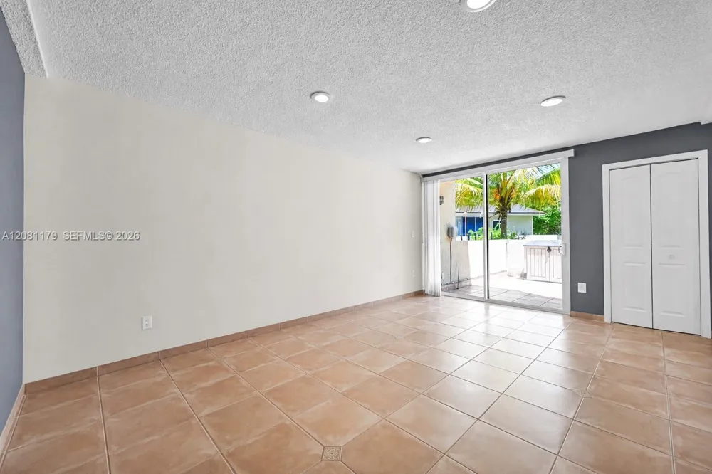 9133 Fontainebleau Blvd #5 Miami, FL 33172