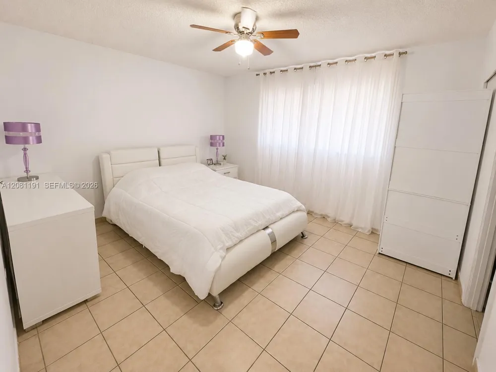 8772 SW 11th St #A Miami, FL 33174