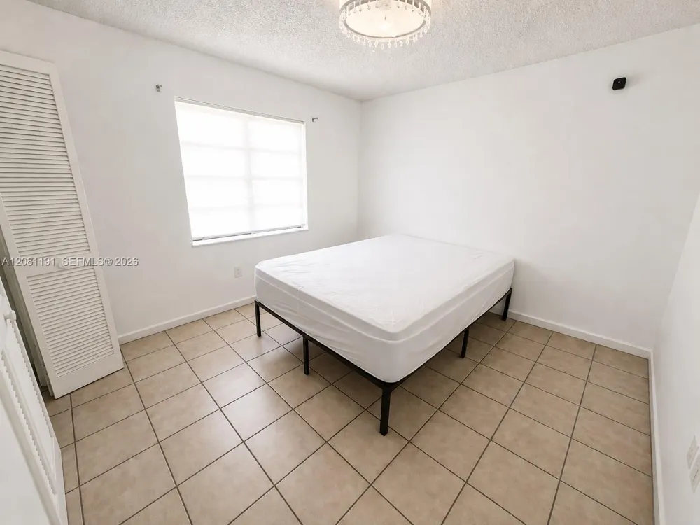 8772 SW 11th St #A Miami, FL 33174