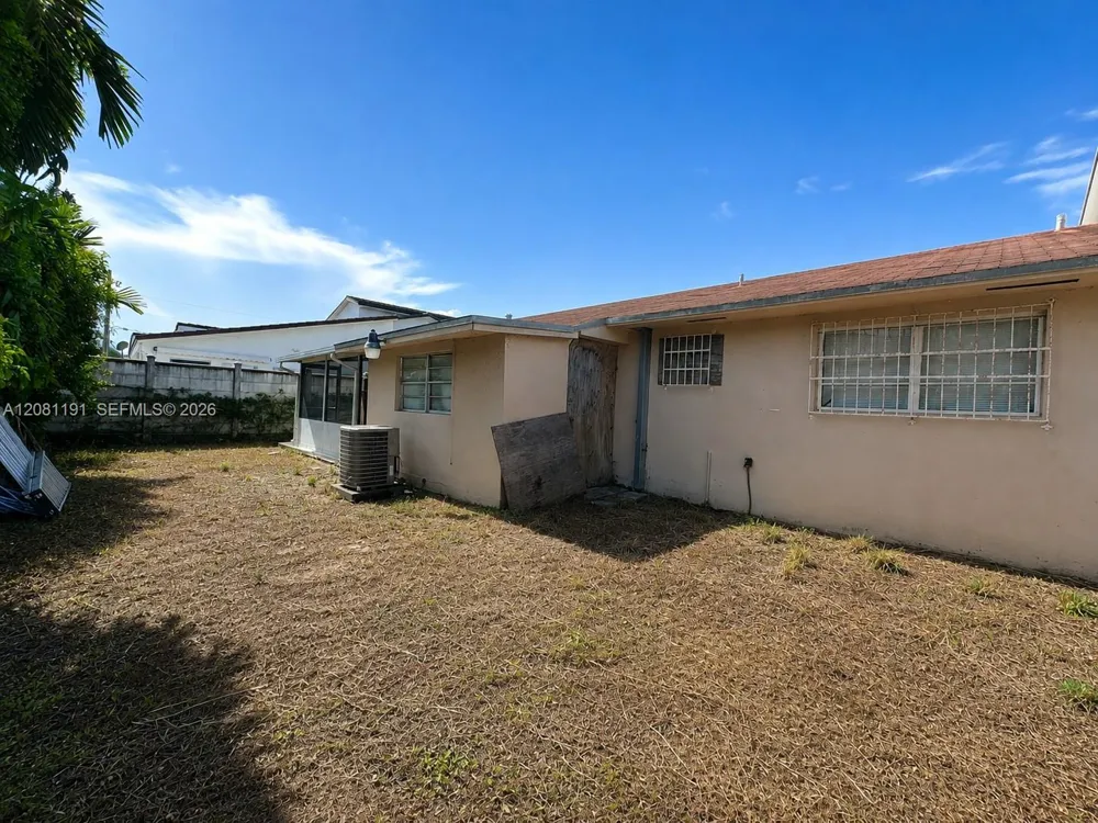 8772 SW 11th St #A Miami, FL 33174