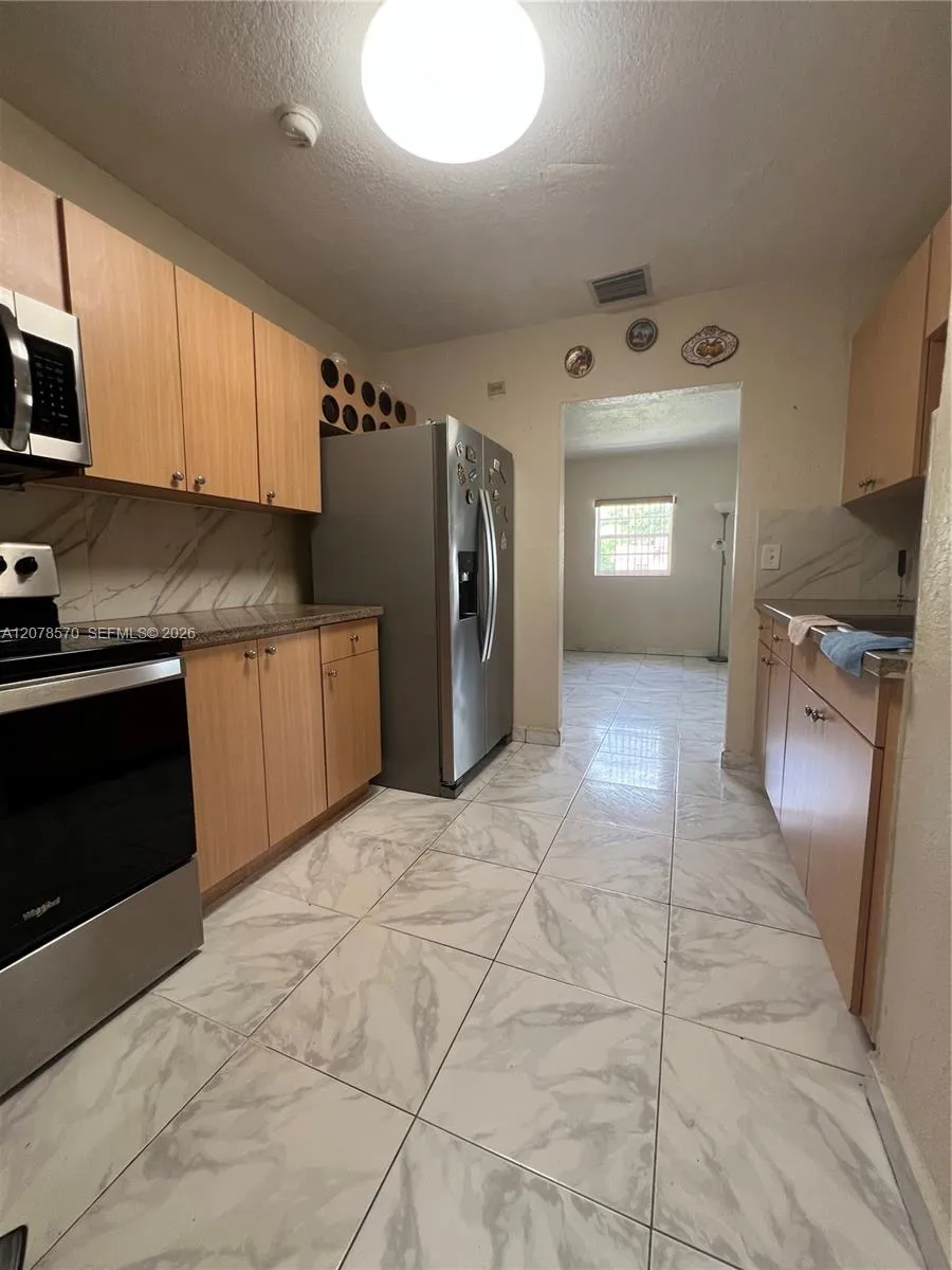 5490 W 2nd Ave Hialeah, FL 33012