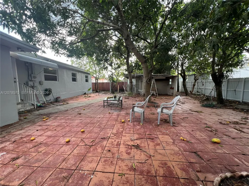 5490 W 2nd Ave Hialeah, FL 33012