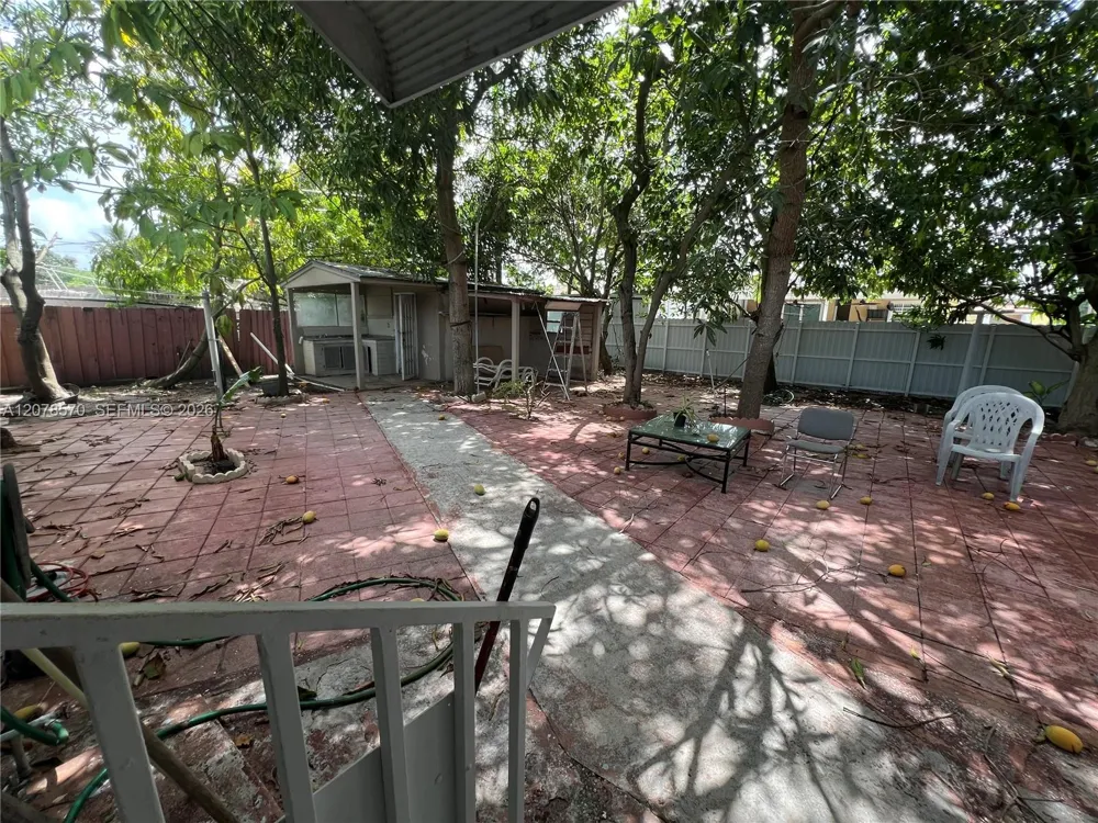 5490 W 2nd Ave Hialeah, FL 33012
