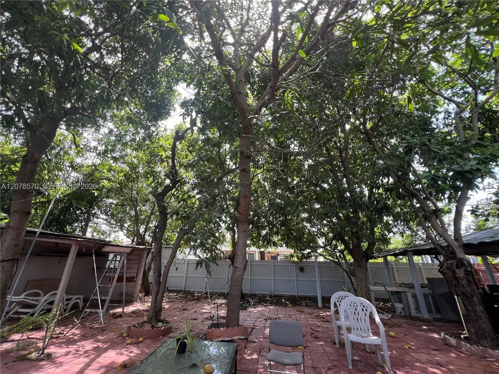 5490 W 2nd Ave Hialeah, FL 33012