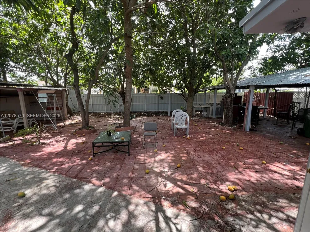 5490 W 2nd Ave Hialeah, FL 33012