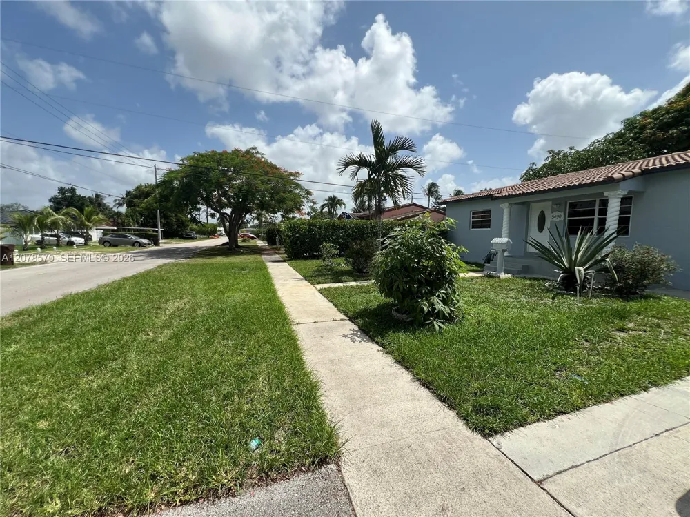 5490 W 2nd Ave Hialeah, FL 33012