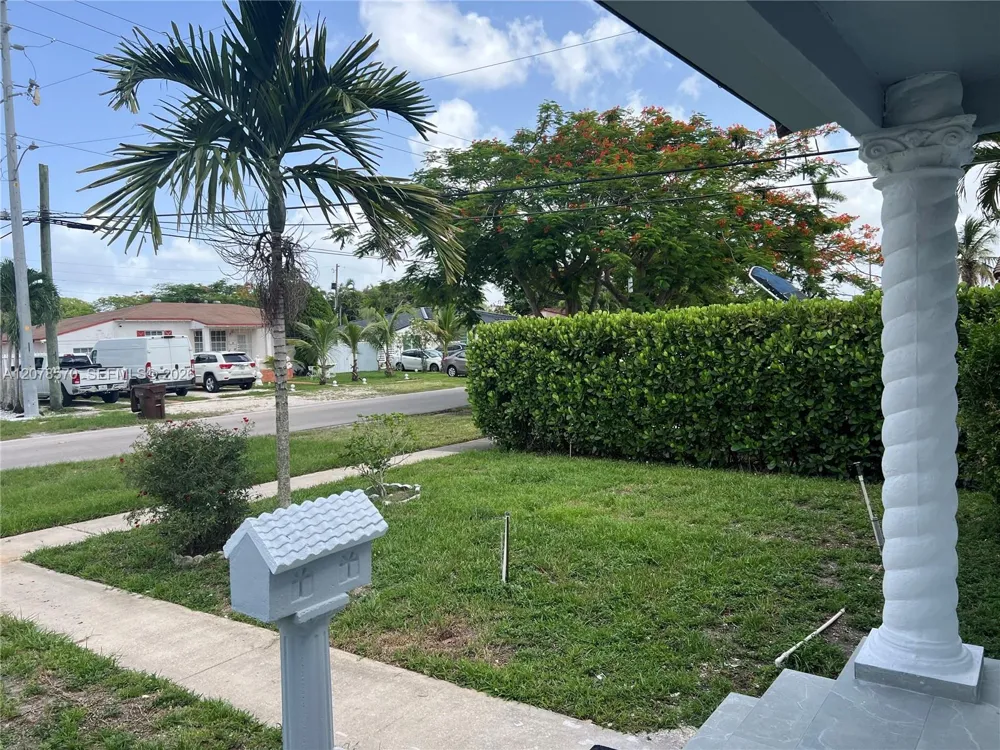 5490 W 2nd Ave Hialeah, FL 33012