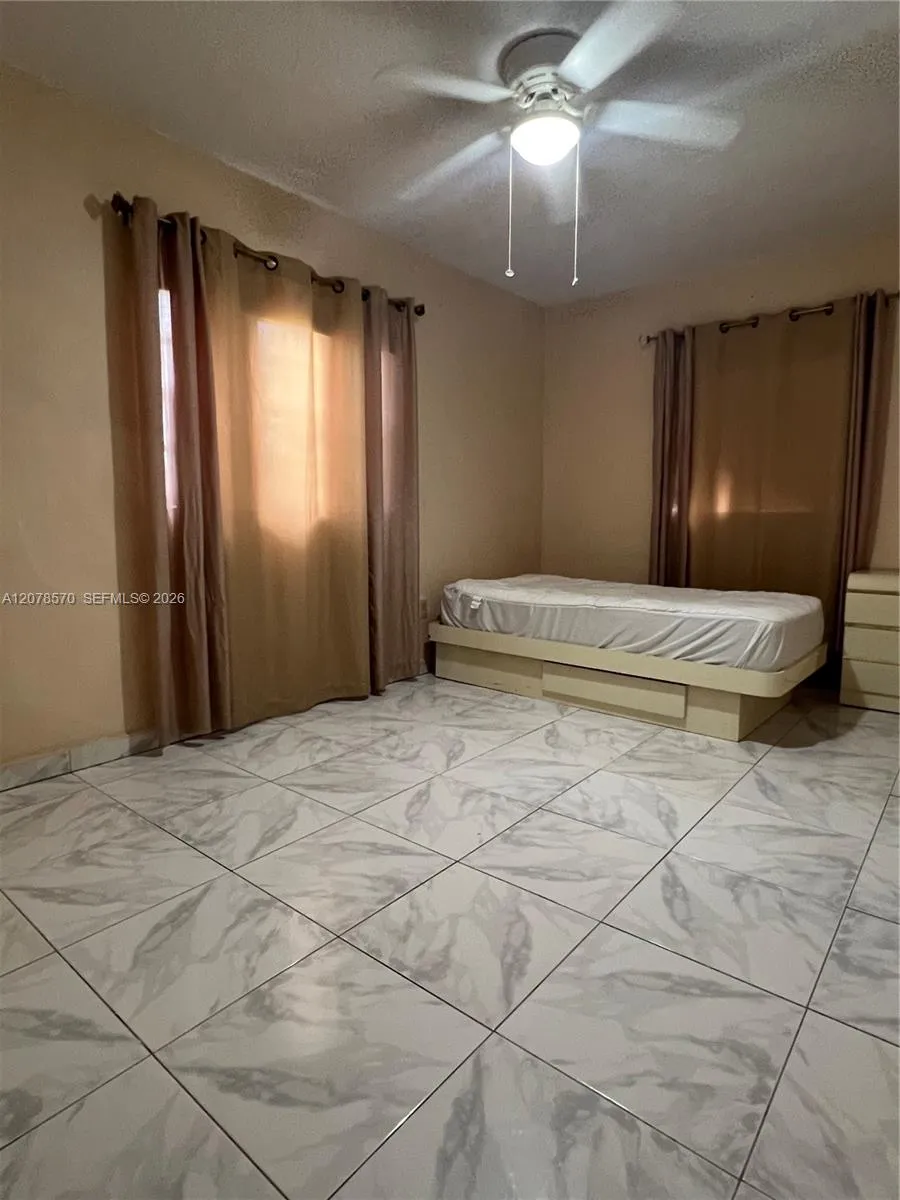 5490 W 2nd Ave Hialeah, FL 33012