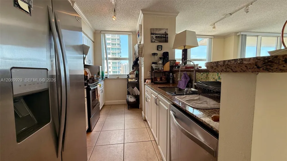 1155 Brickell Bay Dr #2310 Miami, FL 33131