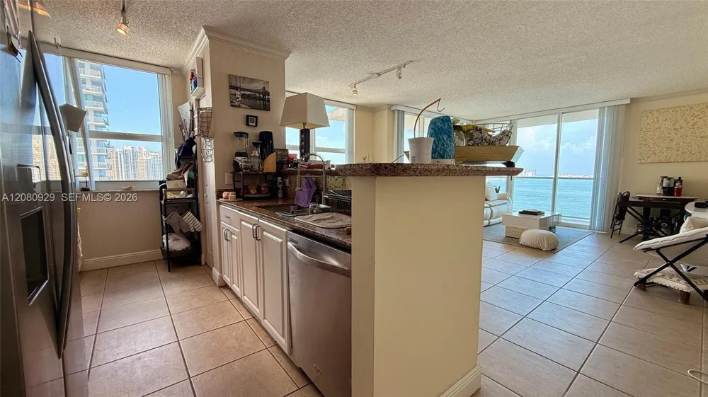 1155 Brickell Bay Dr #2310 Miami, FL 33131