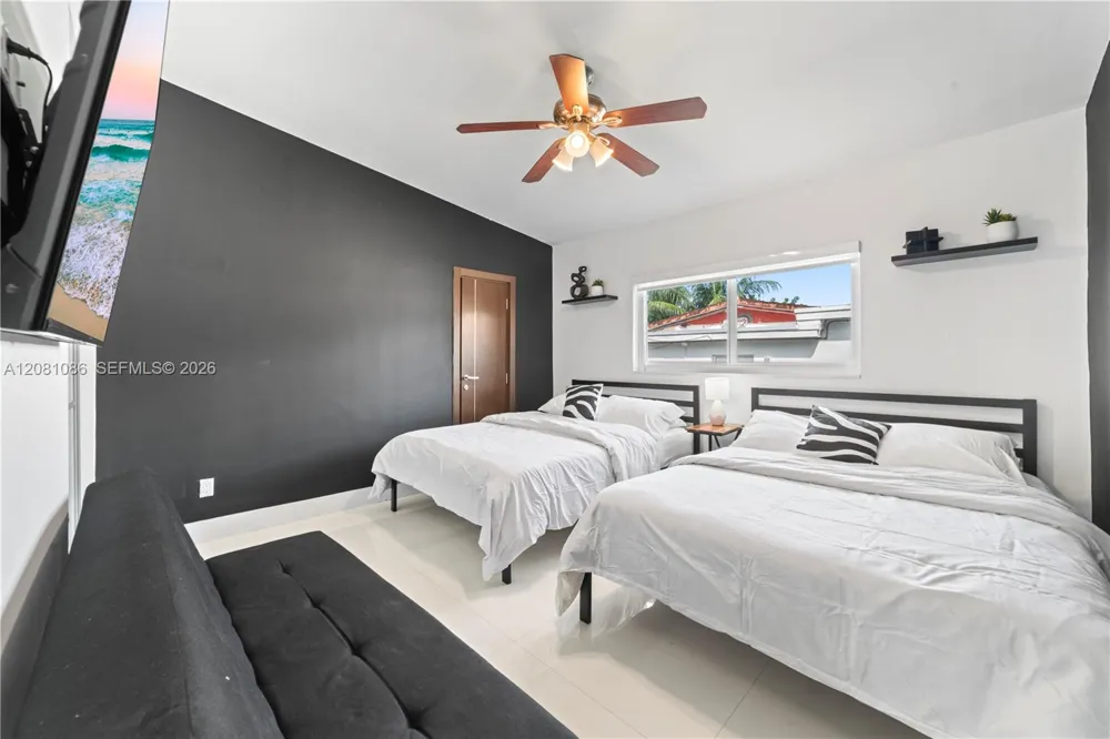 2200 NE 192nd St Miami, FL 33180