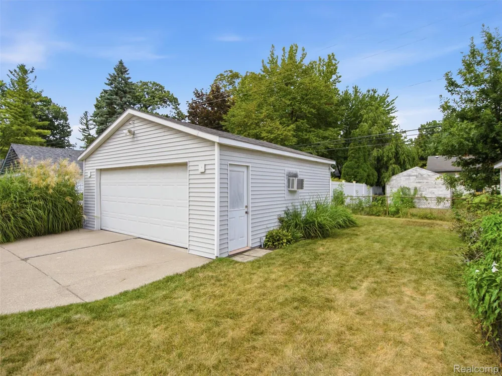475 E Marshall Street Ferndale City, MI 48220