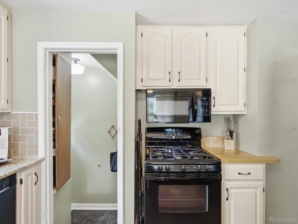 475 E Marshall Street Ferndale City, MI 48220
