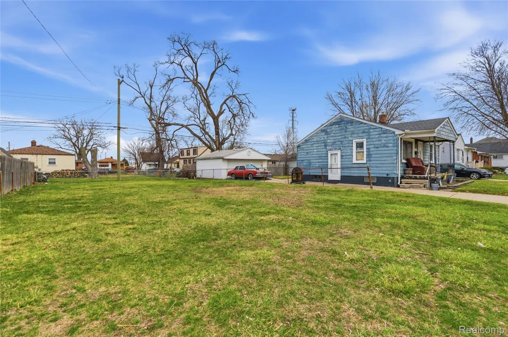 1738 Garfield Avenue Lincoln Park City, MI 48146