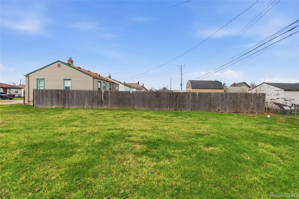 1738 Garfield Avenue Lincoln Park City, MI 48146