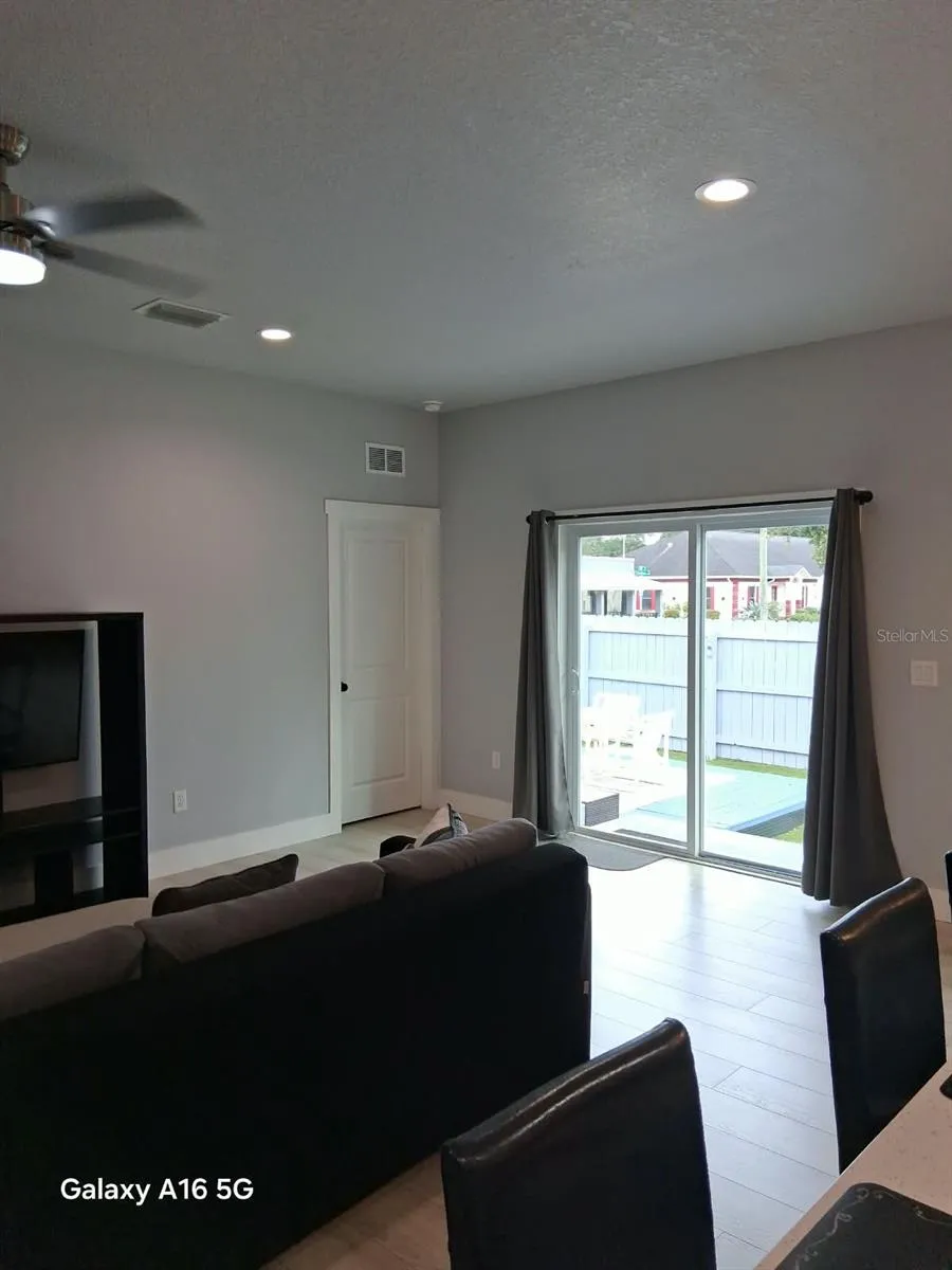 3219 E EMMA STREET Tampa, FL 33610