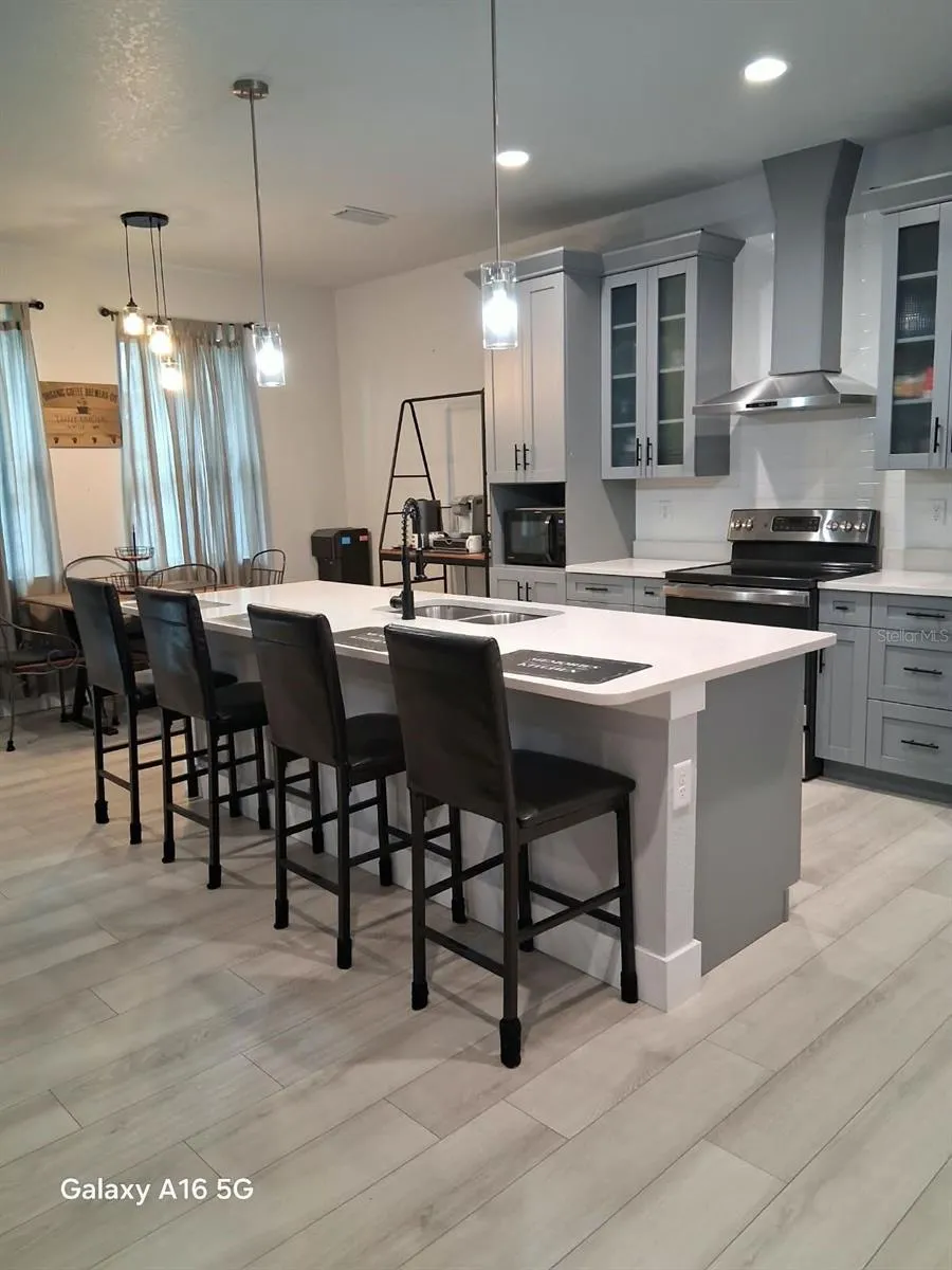 3219 E EMMA STREET Tampa, FL 33610