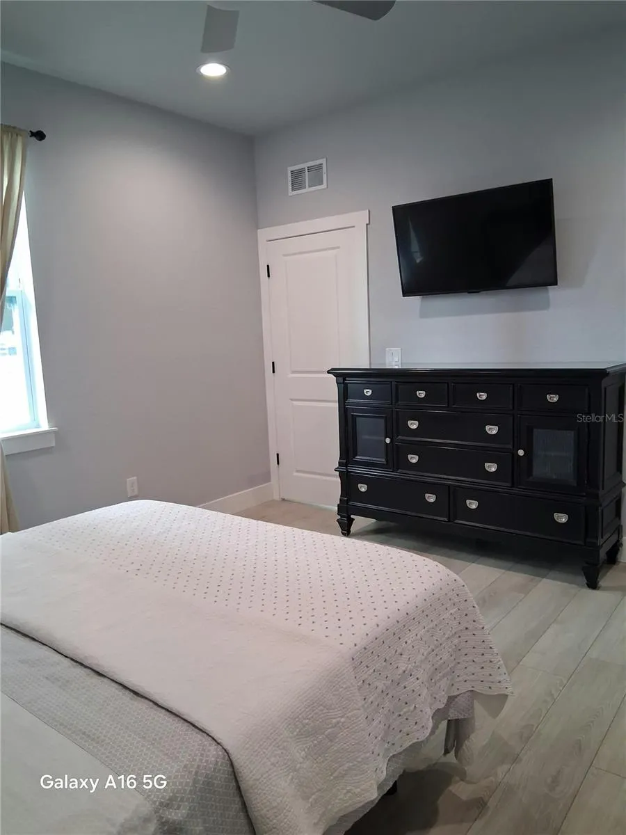 3219 E EMMA STREET Tampa, FL 33610