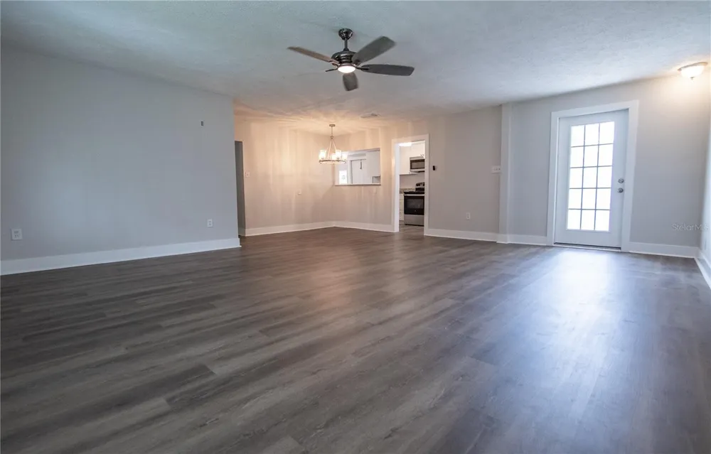 4710 W PRICE AVENUE Tampa, FL 33606