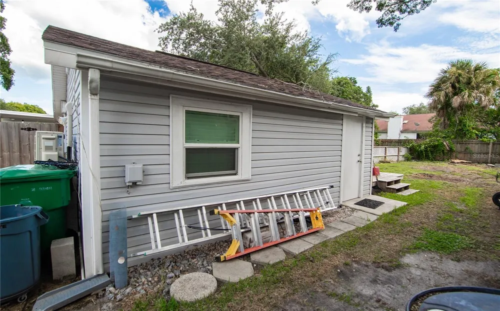 4710 W PRICE AVENUE Tampa, FL 33606