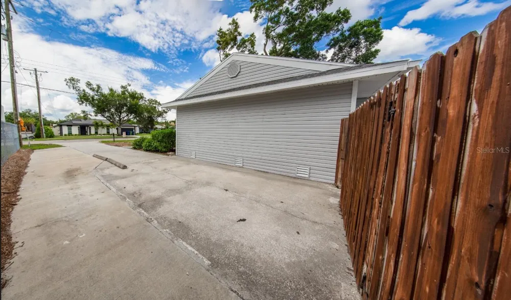 4710 W PRICE AVENUE Tampa, FL 33606