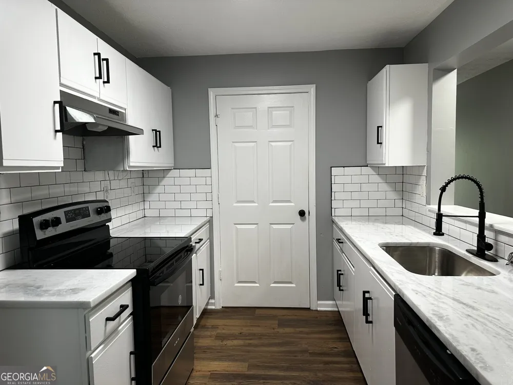 9302 Fairington Ridge CIR Lithonia, GA 30038