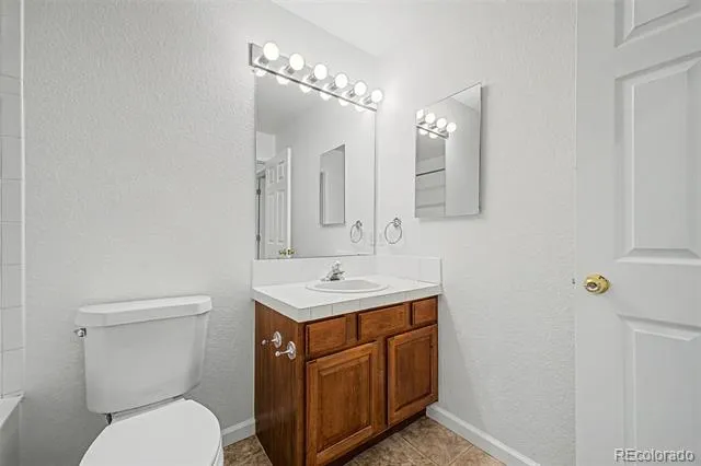 4553 S Auckland Court Aurora, CO 80015