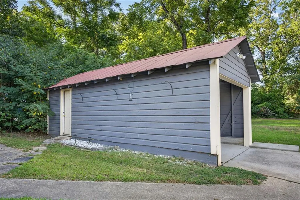 6866 Parkway Drive Lithonia, GA 30058
