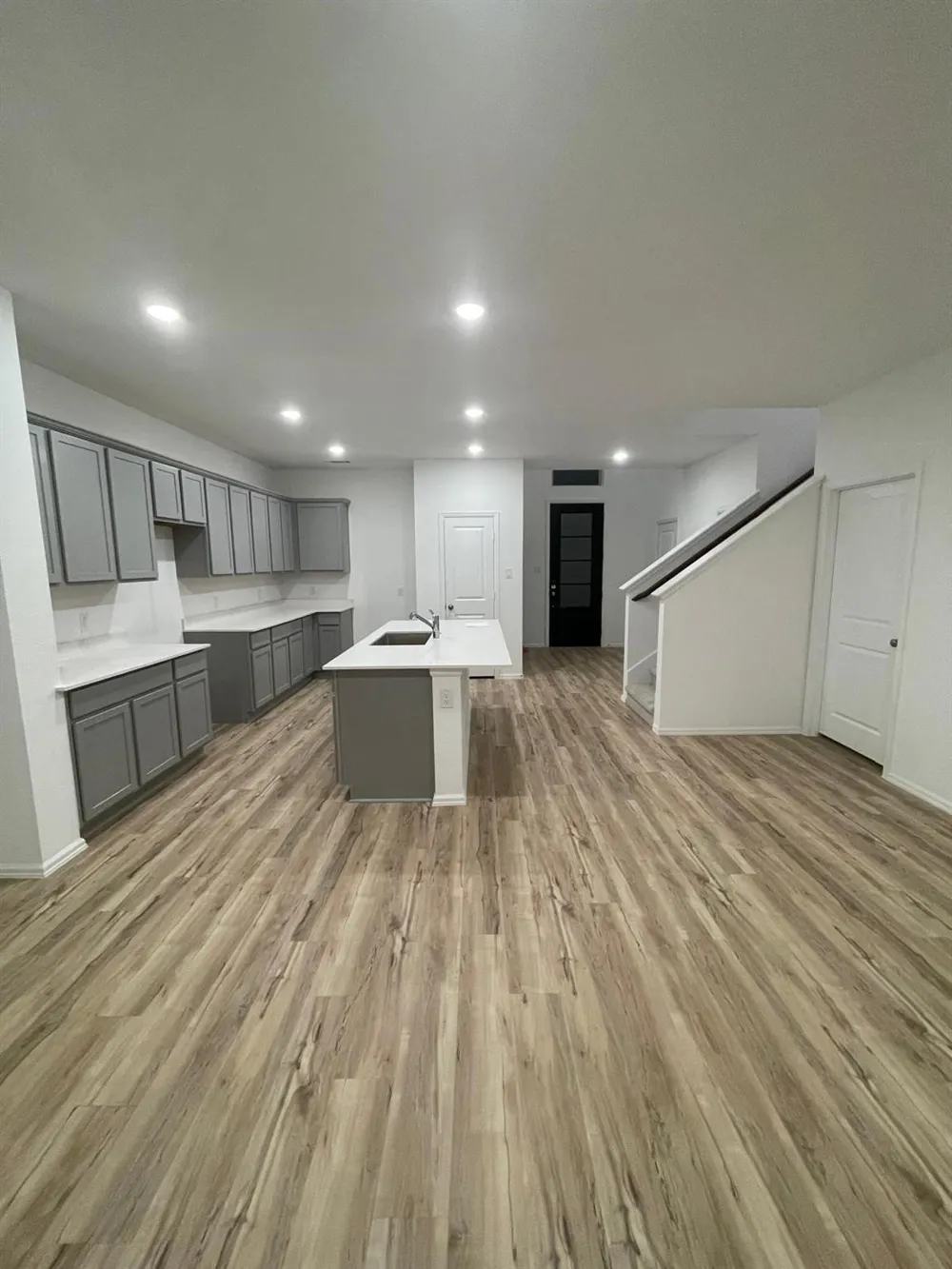 31511 Silverthorne Bush Drive Hockley, TX 77447