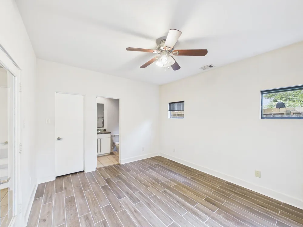 5425 Floyd Street Houston, TX 77007
