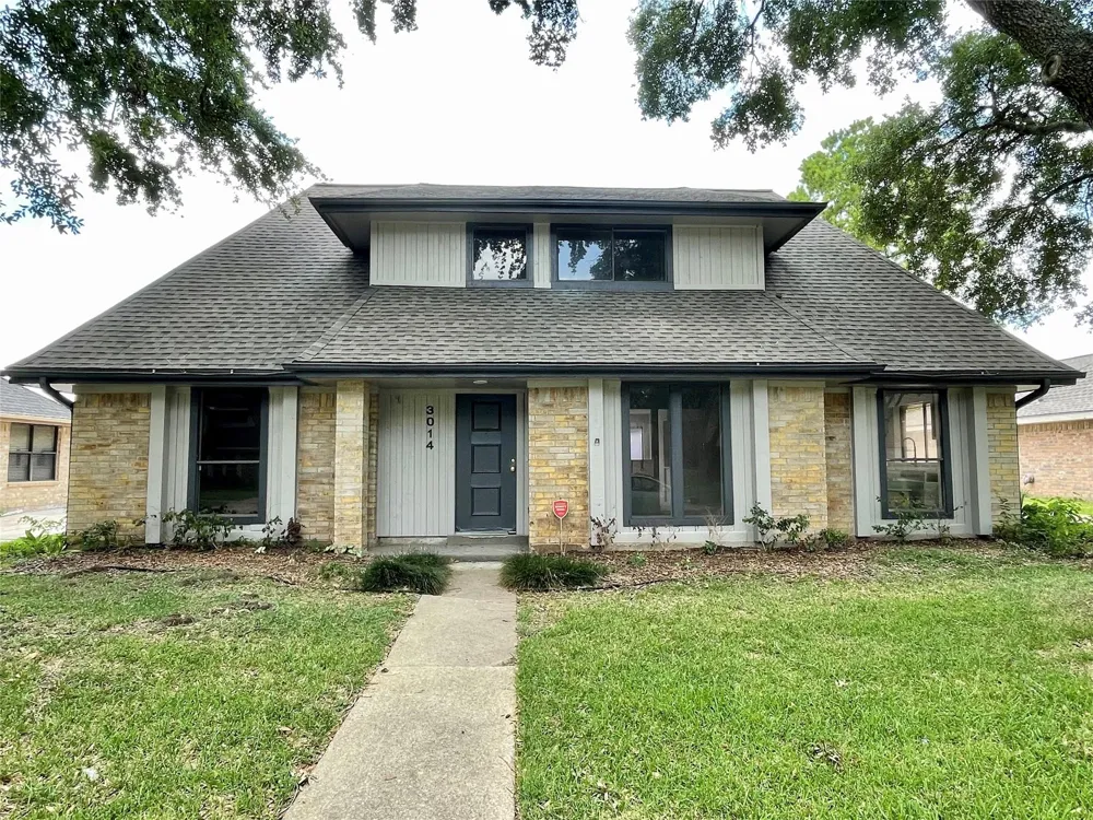 3014 Edgewood Drive Sugar Land, TX 77479