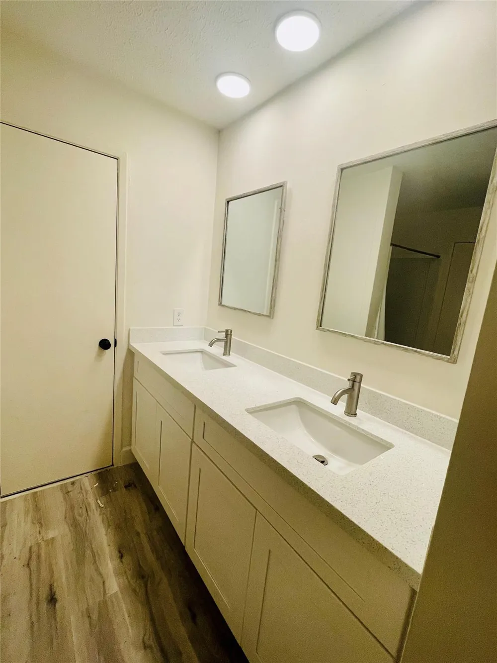 3014 Edgewood Drive Sugar Land, TX 77479
