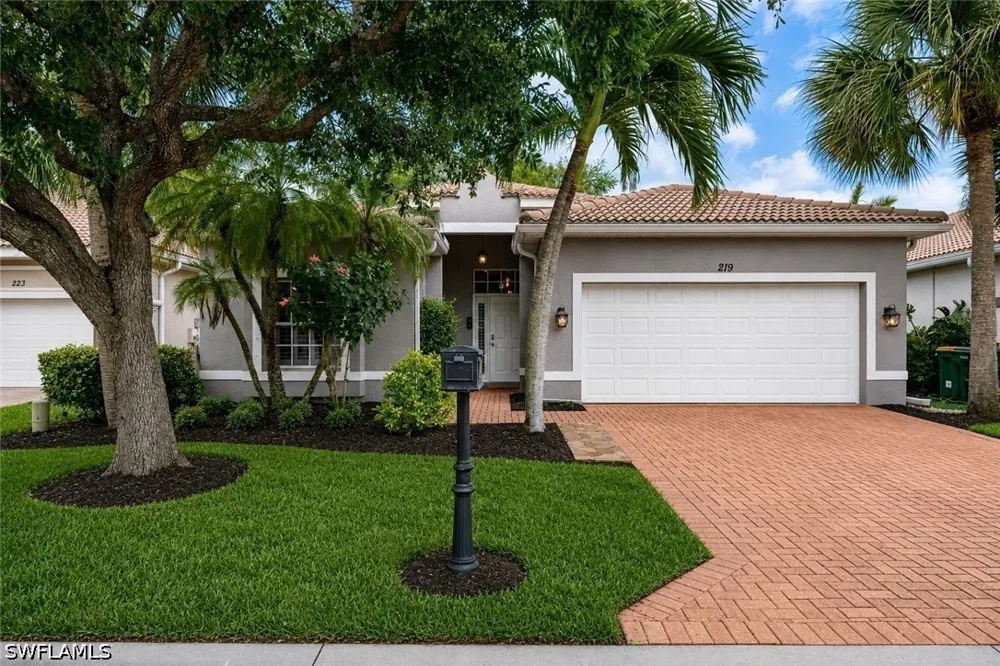 Glen Eagle Circle Naples, FL 34104