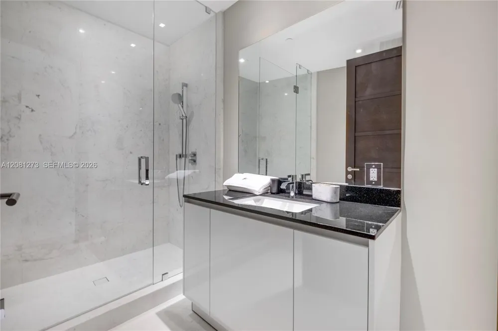 18555 Collins Ave #1505 Sunny Isles Beach, FL 33160