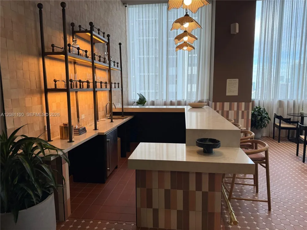 11 NE 6th St #802 Miami, FL 33132