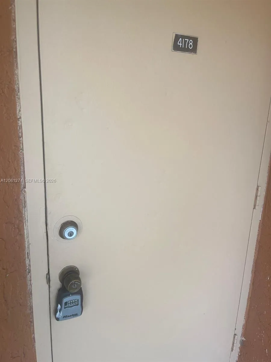 4178 Lakeside Dr #4178 Tamarac, FL 33319