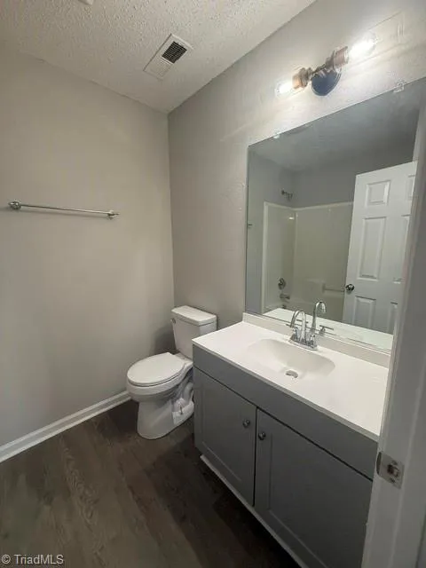 3803 Dartford Drive Greensboro, NC 27407